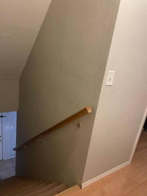 Great Getaway 2 Story Home! Harlingen Tx Kültér fotó