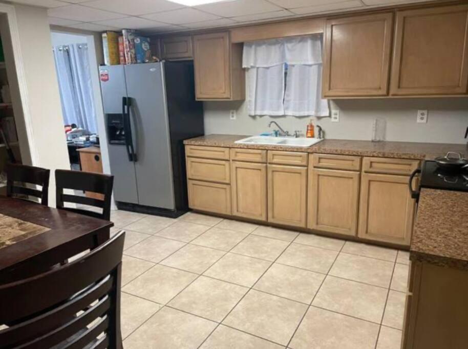 Great Getaway 2 Story Home! Harlingen Tx Kültér fotó