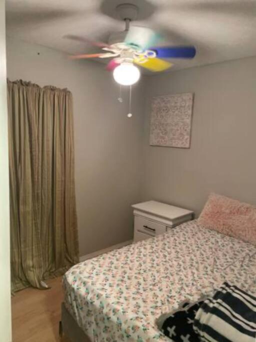 Great Getaway 2 Story Home! Harlingen Tx Kültér fotó